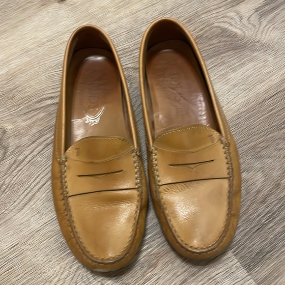 Tod's Gommino Leather Driving Loafers Beige Casual Flats Size EU 37 US 7 - Picture 3 of 7
